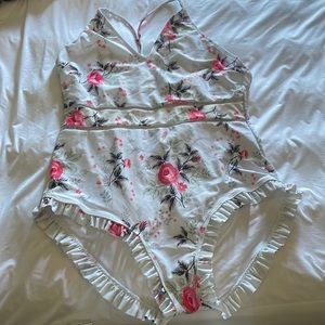 Gently used for photo shoot!